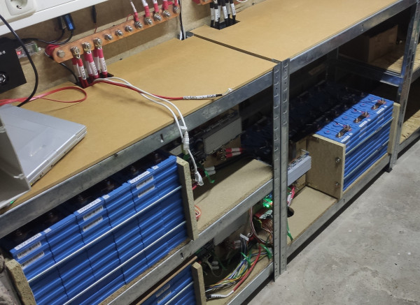 Akku fertig mit Seplos-BMS aufgebaut (Soll: 30kWh Ist: ca. 25kWh)